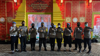 Melihat Pos Pelayanan Nataru Kampung Kemasan Polres Gresik