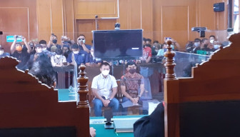 TERBUKTI BERSALAH" SEKAP DAN ANIAYA NURHADI JURNALIS TEMPO, PURWANTO DAN FIRMAN SUBKHI OKNUM POLISI DIHUKUM 10 BULAN PENJARA DAN MEMBAYAR RESTITUSI