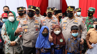 Wakapolda Jawa Timur, Tinjau Vaksinasi di SDN 51 Gresik