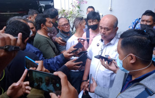 KPK TANGKAP HAKIM DAN PANITERA PENGGANTI PN.SURABAYA, HUMAS PN.SURABAYA : ADANYA KEJADIAN ITU, PELAYANAN TETAP BERJALAN TIDAK TERHAMBAT