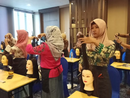 Mengintip Program "Double Track" SMA Negeri 1 Wringinanom, Hasilkan Omset Jutaan Rupiah