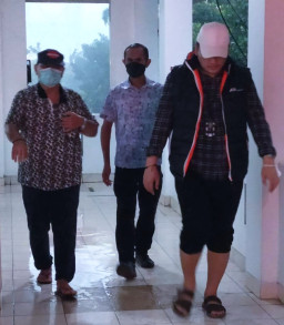 SEMBILAN TAHUN BURON, TIM TABUR KEJATI JATIM DAN SUMBAR, TANGKAP AGUSTINUS DPO KORUPSI