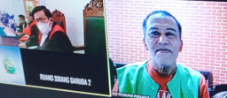HOBI MABUK, BIKIN ONAR SAMBIL ACUNGKAN PISAU KE WARGA, ARIS KAKEK JAGOAN DIADILI