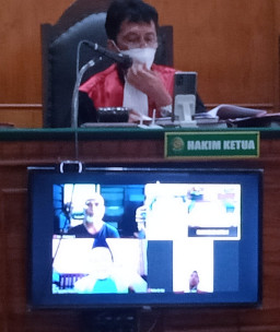 BUDAK SABU BELI SEPOKET, JUGA MILIKI 3 PIPET KACA BERISI SABU, RINO SARKANTONO DIHUKUM HAKIM 2 TAHUN BUI