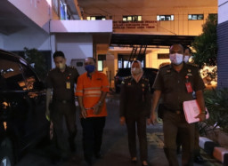 Sepekan Menjabat, Kajati Jatim Jebloskan Tersangka Korupsi Pembiayaan Multiguna Syariah Rp 25 Miliar