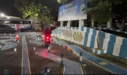 Latihan Sendiri 16 Kali Hingga Malam di Satlantas, Pengendara Dapat Penghargaan dari Kapolres Gresik