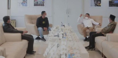 Ingin Gelar Turnamen Panjat Tebing Internasional, Bupati Yani temui Menpora di Jakarta 