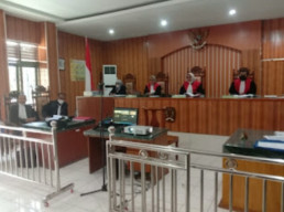 Sidang Lanjutan Kasus Dugaan Pencemaran Nama Baik Walikota, Cut Lem dan Kuasa Hukumnya Bacakan Duplik di PN, Sebut Jaksa Banyak Ngawurnya