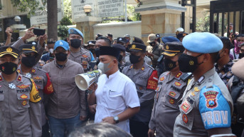 Kapolres Gresik : Aksi Demo Mahasiswa di Depan Gedung DPRD Gresik Kondusif