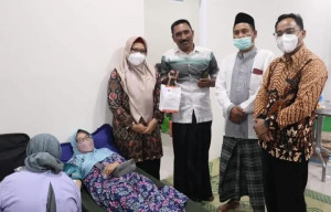 Wakil Bupati Gresik Aminatun Habibah, Tinjau Kegiatan Donor Darah PMI Gresik di MWC NU Bungah