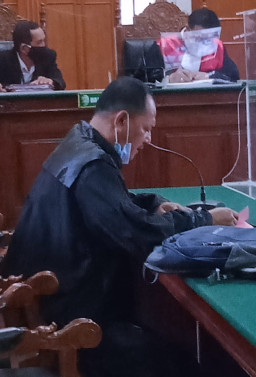MODUSNYA SEWA MOBIL, DIGADAIKAN PEMILIK MOBIL RUGI Rp.120 JUTA. HARUN DITUNTUT JAKSA 12 BULAN BUI