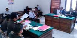 Usai Ditanggapi Kejari Surabaya "Pra-Peradilan Ditolak" Andrianto Hadirkan Ahli Pidana Dan Hukum Administrasi