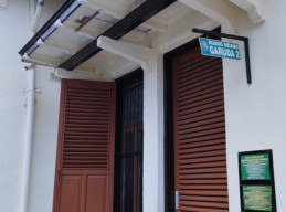 DENGAN ANCAMAN, ADJI BAYU PAMUNGKAS SEBAR FOTO BUGIL KENALANNYA DI MEDSOS, DIADILI