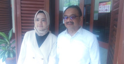 MELALUI PENASEHAT HUKUMNYA, KUMALAYANTI MEMGGUGAT KEPALA PT.BANK CIMB NIAGA CABANG MALANG