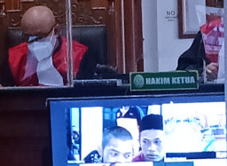 "JUAL OBAT KERAS BERLOGO "Y" SEBANYAK 153 BUTIR, TANPA MILIKI IJIN" NOVAN DAN RENDRA DIDAKWA UU.KESEHATAN