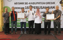 Wakil Bupati Gresik Tandatangani Perjanjian Kerjasama 60 SMK Se Kabupaten Gresik, Dengan 155 Perusahaan Anggota APINDO Kabupaten Gresik