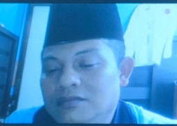 AHMAD HANIF PECATAN POLISI TIPU GURU BESAR FAKULTAS HUKUM UNAIR, PROYEK LAHAN PARKIR DI JALAN SEPANJANG SENILAI Rp. 1,5 MILIAR HANYA ABAL - ABAL 