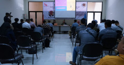 PWI JATIM DAN NUSAKOM PRATAMA INSTITUT GELAR DISKUSI, PAKAR HUKUM : SEHARUSNYA PK TIDAK DIBATASI