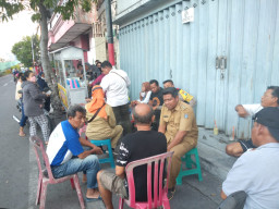 Lurah Kupang Krajan Bersama Babinsa, Bhabinkamtibmas Dan Deteksi Dini, Berdayakan  UMKM Kader PKK 