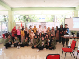 MAHASISWA KKN TEMATIK KELOMPOK 10 UPN: SEMINAR KEWIRAUSAHAAN UNTUK MEMBENTUK JIWA YANG KOMPETITIF DAN INOVATIF