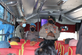 Polres Gresik Terus Disiplinkan Penggunaan Masker di Tempat Umum