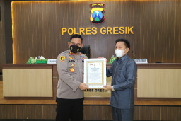 Polres Gresik Diganjar Penghargaan Presisi Award oleh LEMKAPI