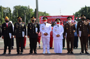 Kapolres Gresik, Terima Penghargaan di Hari Ulang Tahun Kemerdekaan RI ke-77