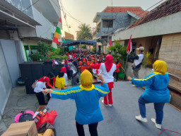 Ratusan Kader Surabaya Hebat Kupang Krajan, Lakukan Senam Sehat 