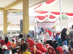 Peringati HUT RI ke-77, Jalan Sehat Desa Delik Sumber Banjir Hadiah 