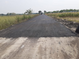 Jalan Kabupaten di Desa Lundo Yang Terisolir, Kini Mulai Diperbaiki 