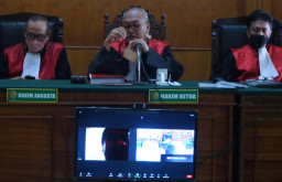 PALSUKAN DOKUMEN KEPENDUDUKAN, GANTI FOTO KTP UNTUK CAIRKAN DANA JHT, DANIEL PLOKOTO BPJS