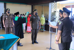 Kajari Surabaya Pimpin Sertijab Kasipidum 