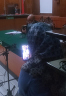 Ditangkap Polwan Dengan BB 7 Poket Sabu, Islamiah Didakwa Sebagai Pengedar 