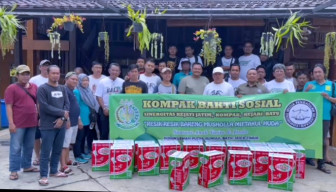 Bersama Kejari Batu, KOMPAK Perbaiki Musholla, Santuni Anak Yatim Dan Janda Tua, Di Bumi Aji Kota Batu. Ketum KOMPAK : "Jangan Lelah Berbuat Baik."