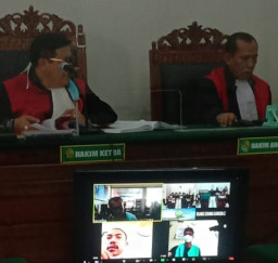 SETAHUN GELUTI SEBAGAI PENGEPUL JUDI TOGEL ONLINE HONGKONG, LAMIJAN DICIDUK SAAT TUNGGU PENOMBOK