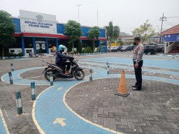 Gagal Praktek SIM ? Satlantas Polres Gresik Beri Pelatihan Coaching Clinic Gratis
