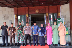 Kapolres Hadiri Upacara HUT ke-51 KORPRI, di Halaman Kantor Bupati Gresik
