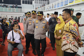 Kapolda Jatim, Apresiasi Gebyar Vaksinasi Booster Di Gresik