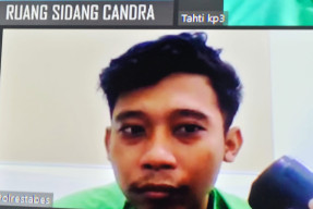 NYOLONG SEPEDA MOTOR DI TERAS RUMAH JALAN KALIKEPITING, DIJUAL Rp 2,7 JUTA, DIBAGI TIDAK RATA, AGUS SUDIRMAN DIHUKUM 9 BULAN BUI