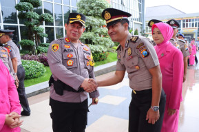 Kapolres Gresik Pimpin korp Raport Kenaikan Pangkat 62 Anggota