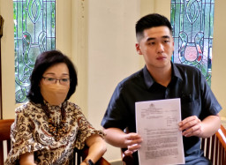 DI USIA MENJELANG SENJA, DIGUGAT CERAI SUAMI DAN DITERLANTARKAN, LENNY LAPORKAN SUAMINYA KE POLISI