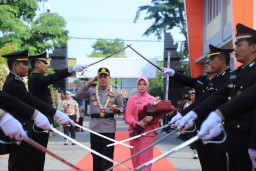 Polres Gresik, Gelar Farewell and Welcome Parade Sambut Kapolres Gresik