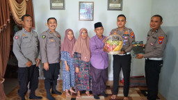 Kapolres Gresik Tinjau Kesehatan Orang Tua Almarhum Hidayatus Tsania