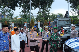 Polres Gresik Musnahkan Ribuan Botol Miras dan Knalpot Brong, hasil Operasi Pekat
