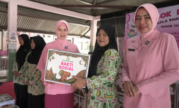 Hut YKB Ke-43 Tahun 2023, Ketua Cabang Yayasan Kemala Bhayangkari Gresik Berbagi Tali Asih