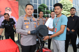 Polres Gresik Kembalikan Motor Hasil Curian, ke Pemilik nya