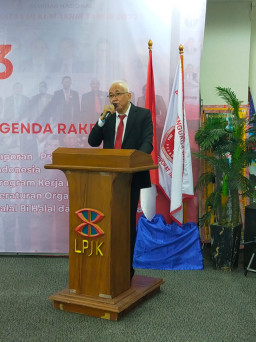 Rakernas BPP Peradin, BPW Peradin Jatim: Paralegalkan Lurah &amp; Kades &amp; Resmi Lounching Website www.peradinjatim.com