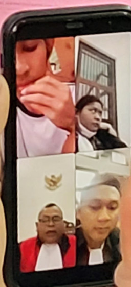 Terdakwa P.S Waria Cantik Siarkan Langsung Hubungan Seksual Melalui Aplikasi Mi-Chat, Dihukum 27 Bulan Bui