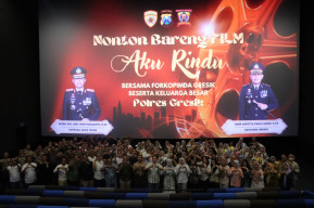 Keluarga Besar Polres Gresik Gelar Nobar Film Penuh Makna Berjudul Aku Rindu 