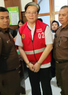 EKS DIRUT PT. KJS GELAPKAN 4 MOBIL INVENTARIS, TERDAKWA SANTOSO RUGIKAN PERUSAHAAN Rp 1,7 MILIAR, JAKSA HADIRKAN SAKSI POLISI 